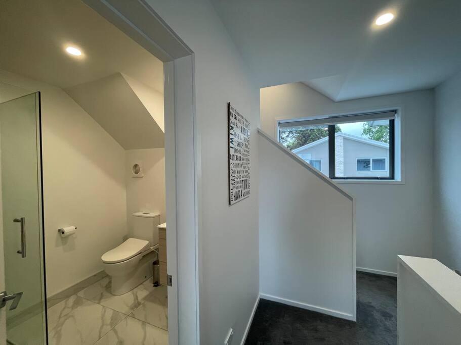 Parkside Retreat - 3 Beds -Sleeps 6 Near Westfield Villa Christchurch Bagian luar foto