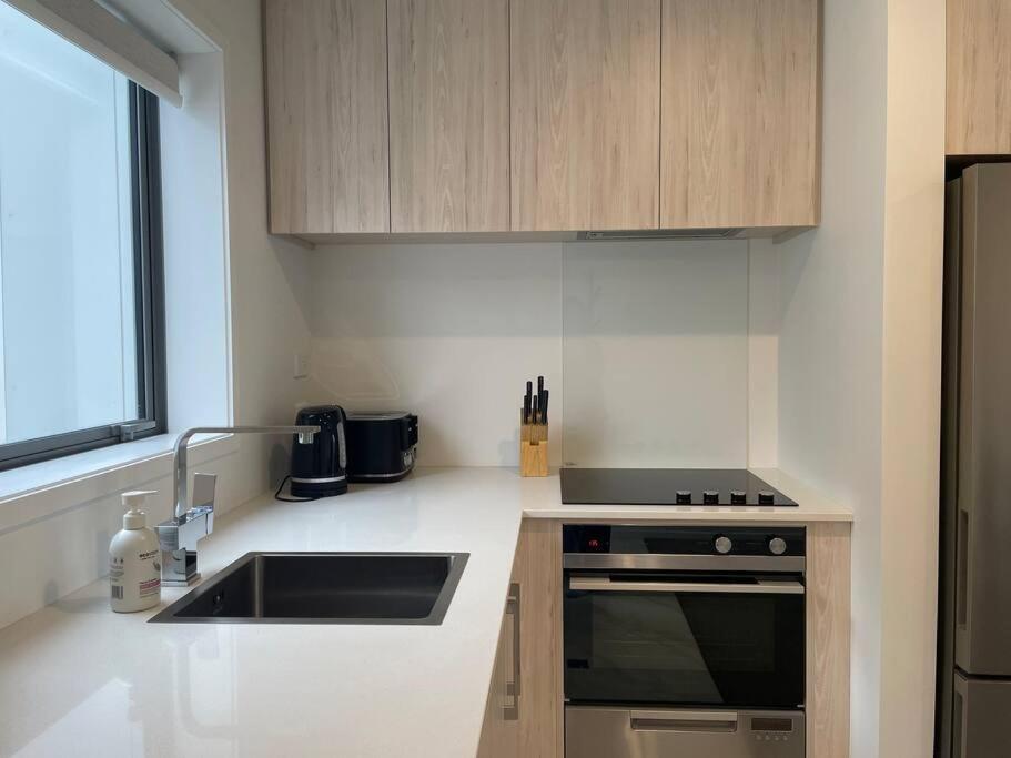 Parkside Retreat - 3 Beds -Sleeps 6 Near Westfield Villa Christchurch Bagian luar foto