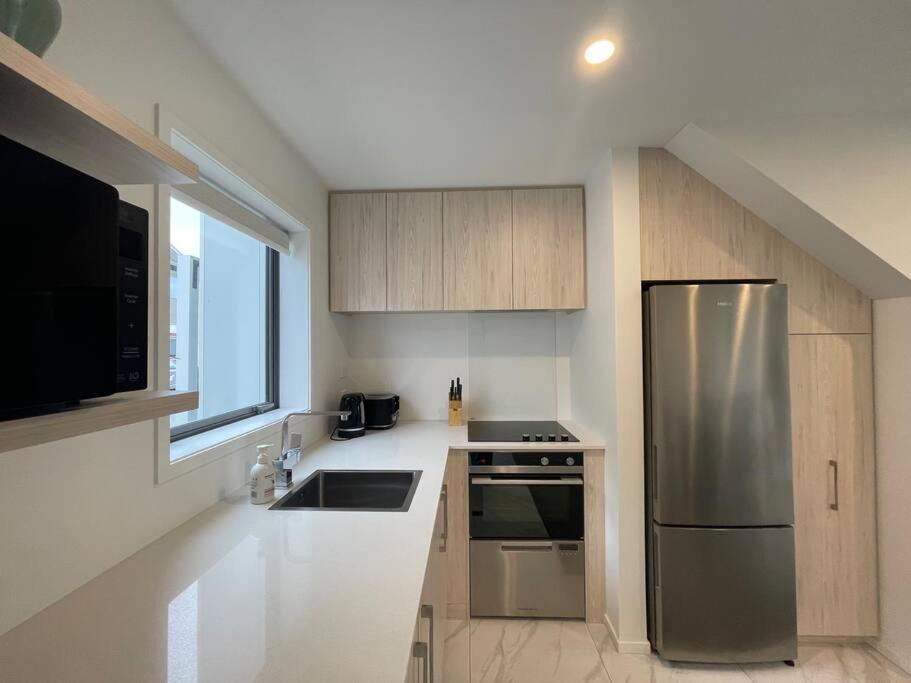 Parkside Retreat - 3 Beds -Sleeps 6 Near Westfield Villa Christchurch Bagian luar foto