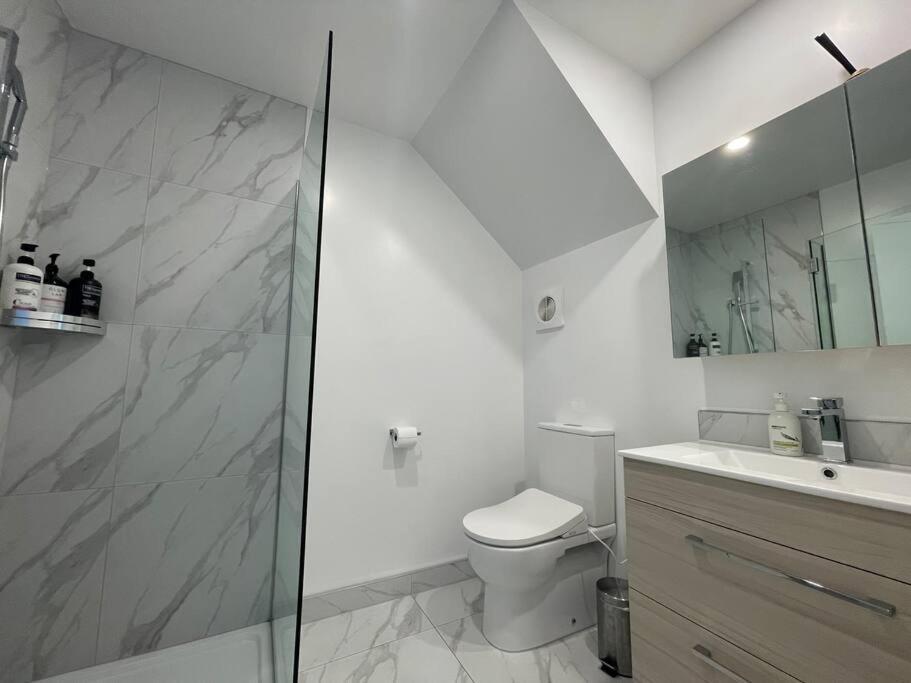 Parkside Retreat - 3 Beds -Sleeps 6 Near Westfield Villa Christchurch Bagian luar foto