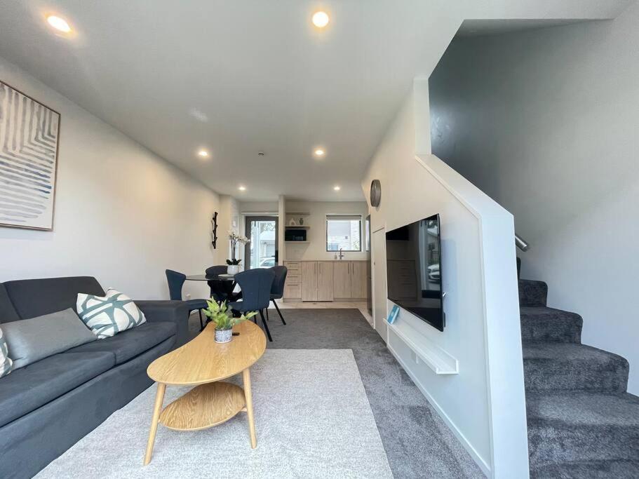 Parkside Retreat - 3 Beds -Sleeps 6 Near Westfield Villa Christchurch Bagian luar foto