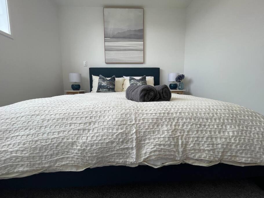 Parkside Retreat - 3 Beds -Sleeps 6 Near Westfield Villa Christchurch Bagian luar foto