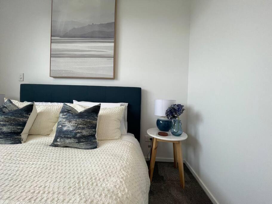 Parkside Retreat - 3 Beds -Sleeps 6 Near Westfield Villa Christchurch Bagian luar foto